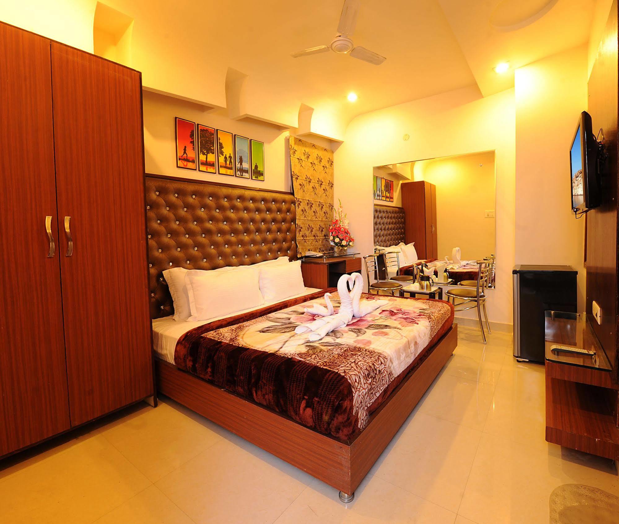 Hotel Pearl Inn & Suites Amritsar Zewnętrze zdjęcie
