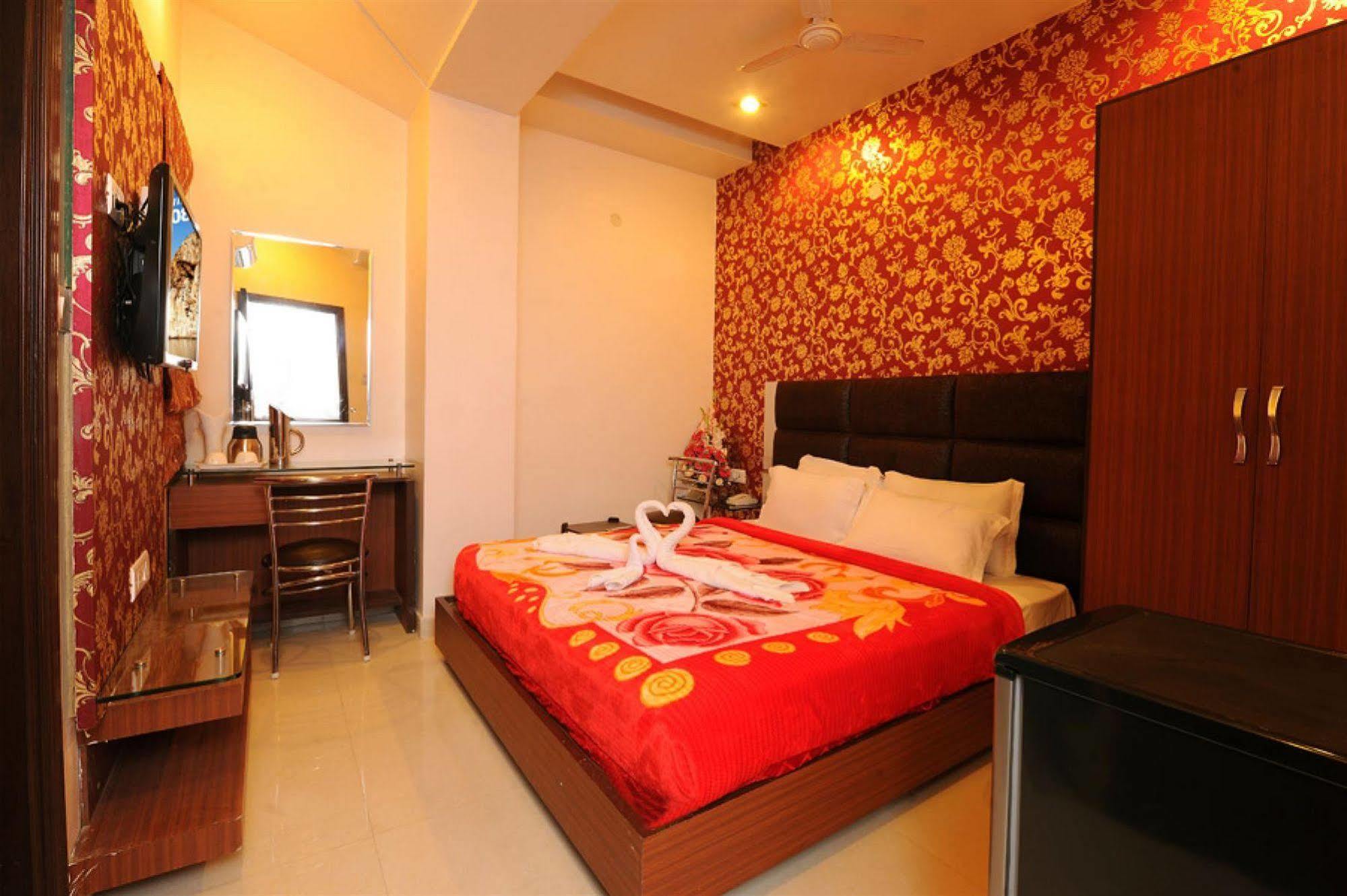 Hotel Pearl Inn & Suites Amritsar Zewnętrze zdjęcie