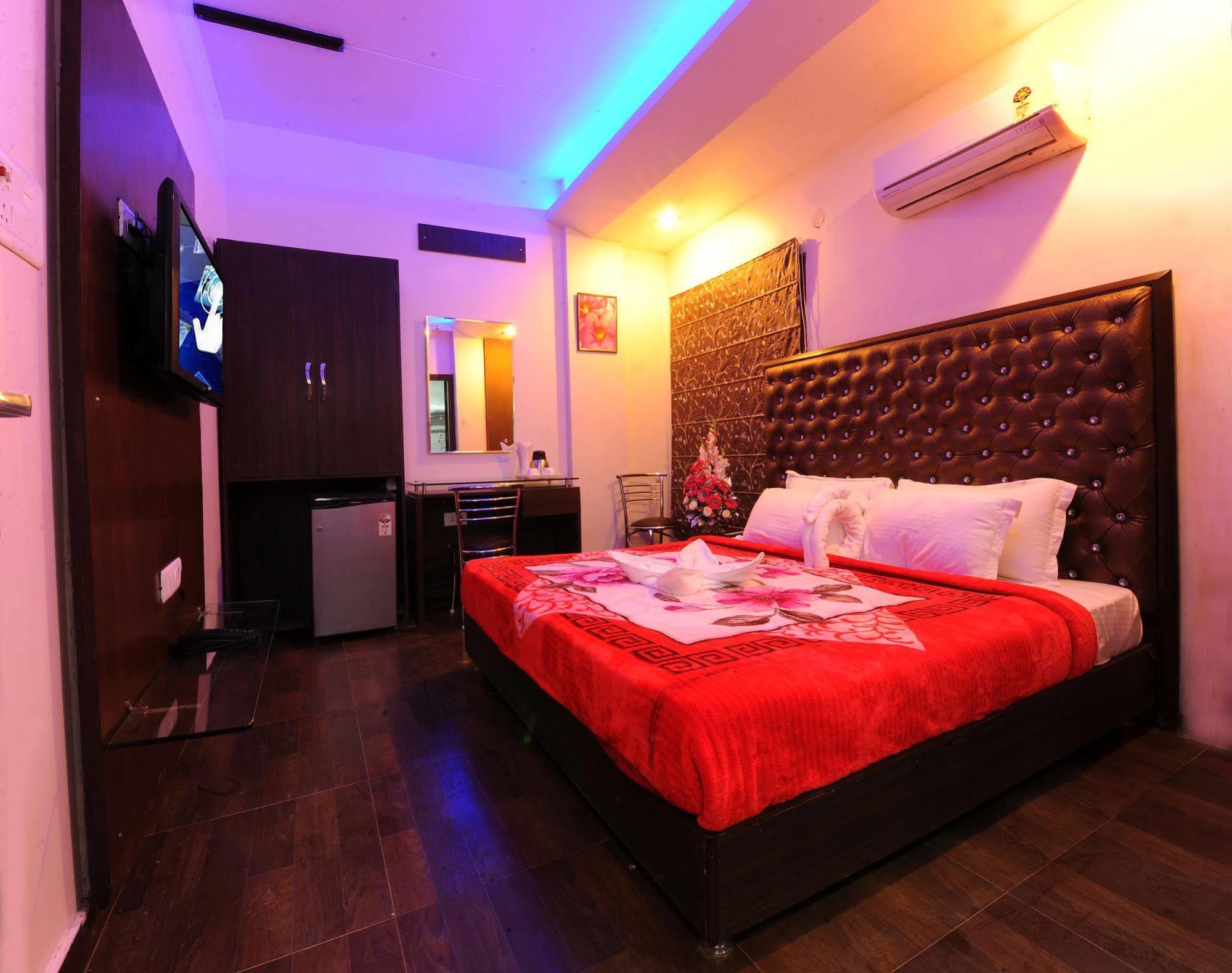 Hotel Pearl Inn & Suites Amritsar Zewnętrze zdjęcie