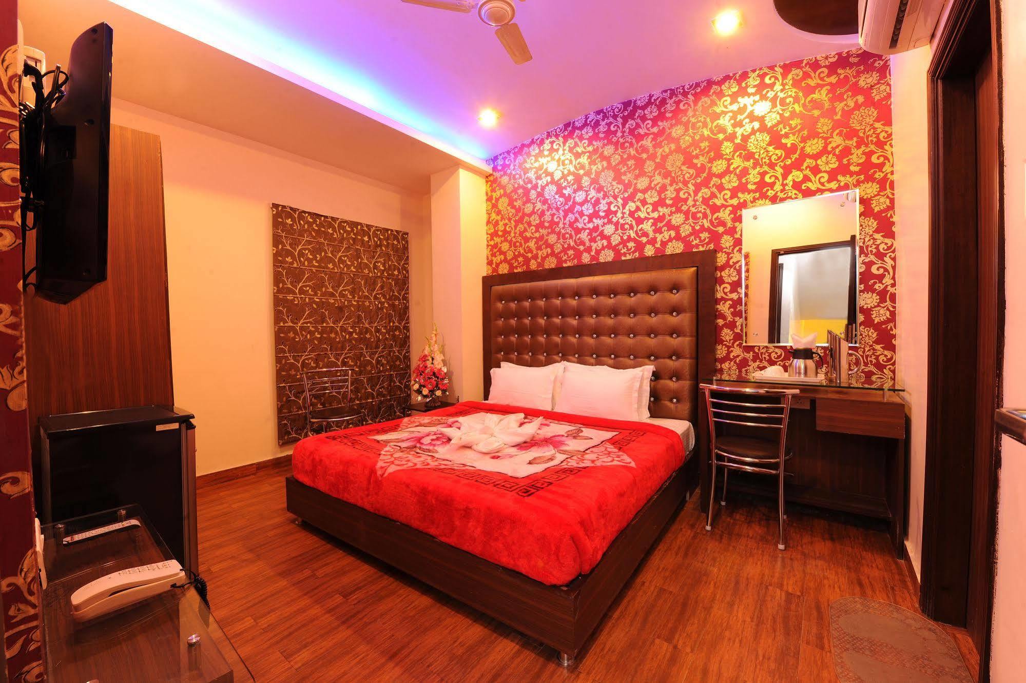 Hotel Pearl Inn & Suites Amritsar Zewnętrze zdjęcie